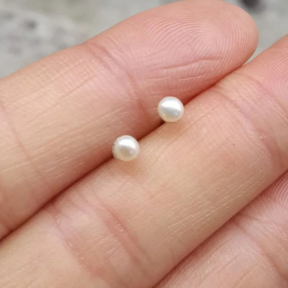 Alquimia Jewelry - Tiny 3mm pearl stud earrings/ball/round/spheres